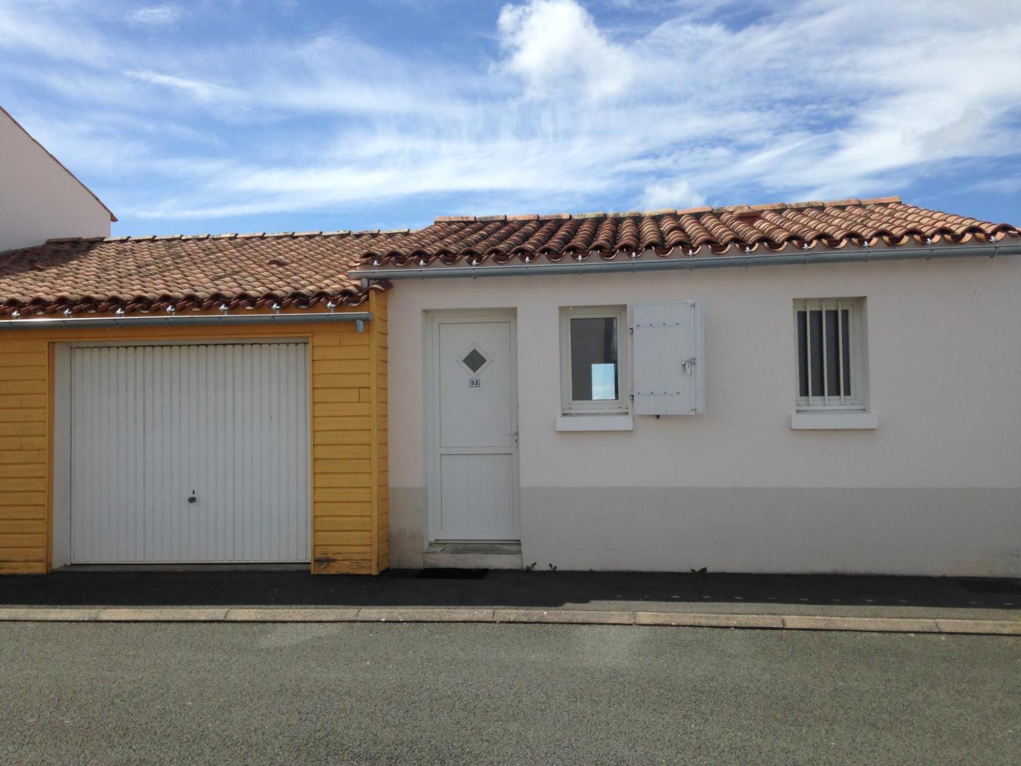 Maison Cosy Avec Piscine Partagee Le Chateau-d'Oleron Exterior photo